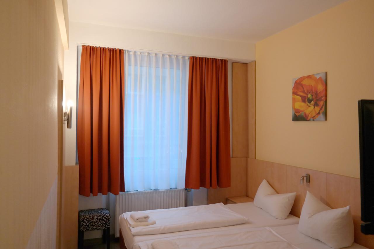 Central Hotel Duesseldorf 3*